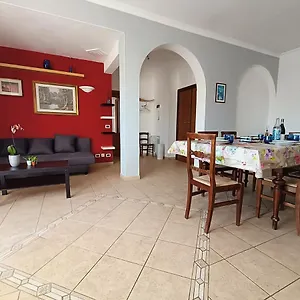  Appartamento Avellini - Delightful And Spacious With Terrace - Near Metro A Cornelia